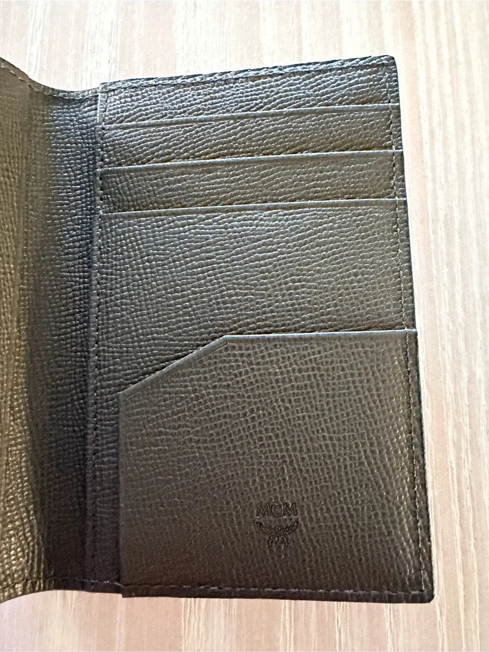 NIB MCM Bifold Grained Leather Casual Men's Wallet in Sea Turtle Limited Edition